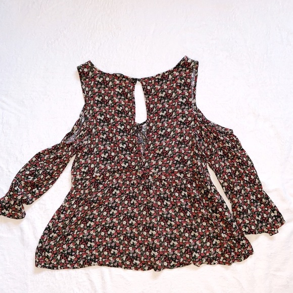 Cute Floral Top - Picture 2 of 3